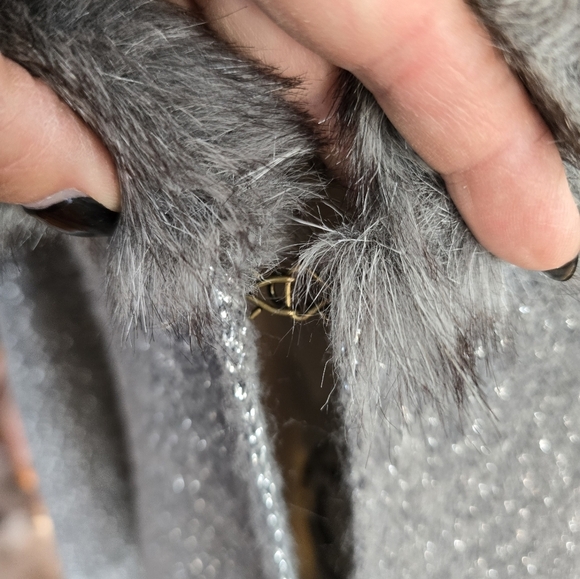 Chico's Faux Fur Collar Gray Silver Metallic Knit Cardigan S - Picture 7 of 11